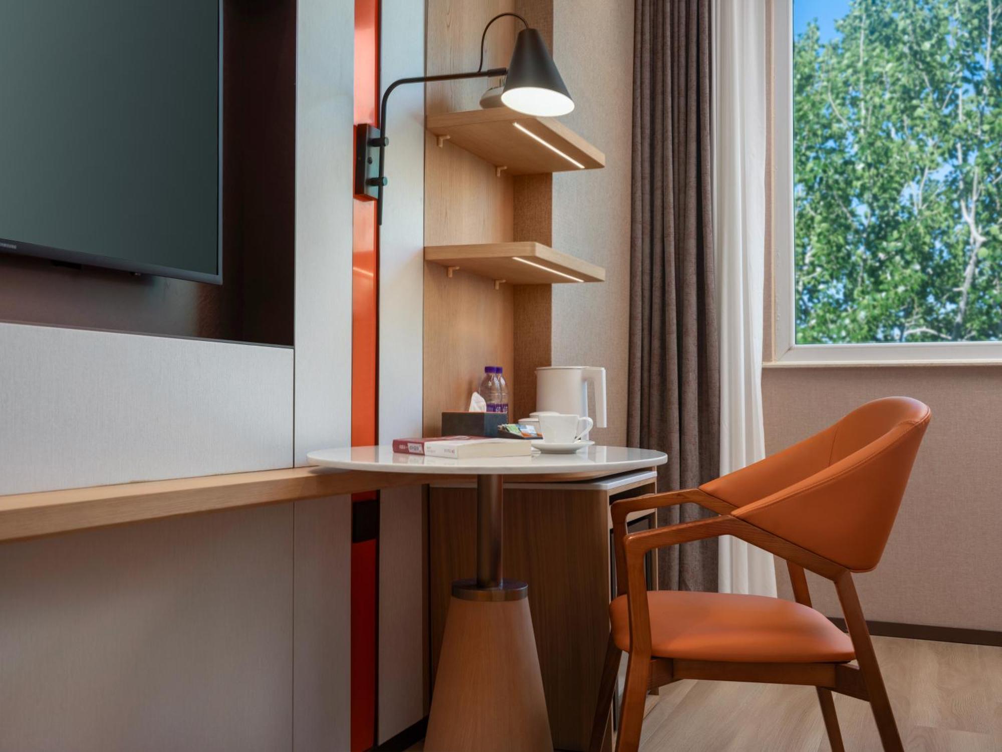 Holiday Inn Express Shangdi Beijing By Ihg L Next To Yuanmingyuan Park & Subway & Qinghe Railway Station & Beijing Sport University L Taxi 15 Minutes To Summer Palace & Peking University & Tsinghua University L 20 Minutes To Badaling Great Wall By Ra Exterior photo